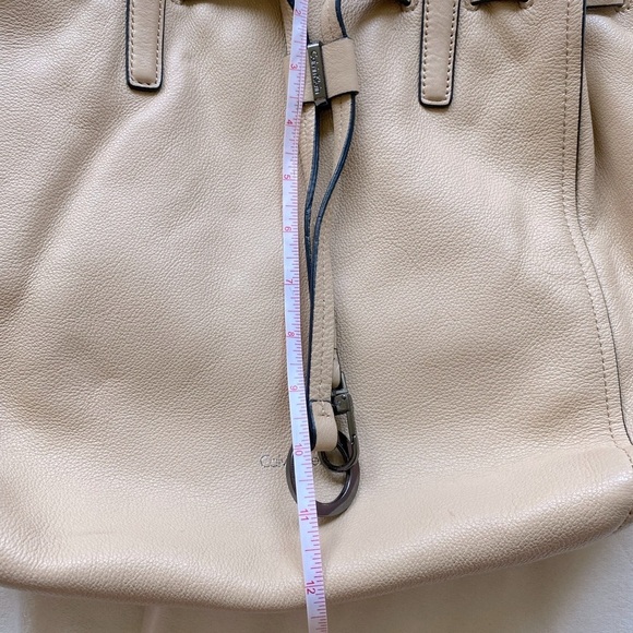 Calvin Klein Pebbled Leather Shoulder Tote Bag – Beige - Picture 14 of 16